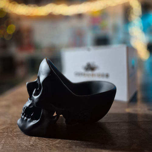 Crâne noir vide poches