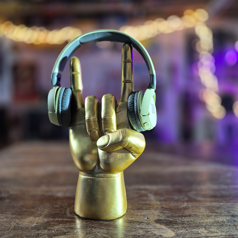 Support pour casque doré